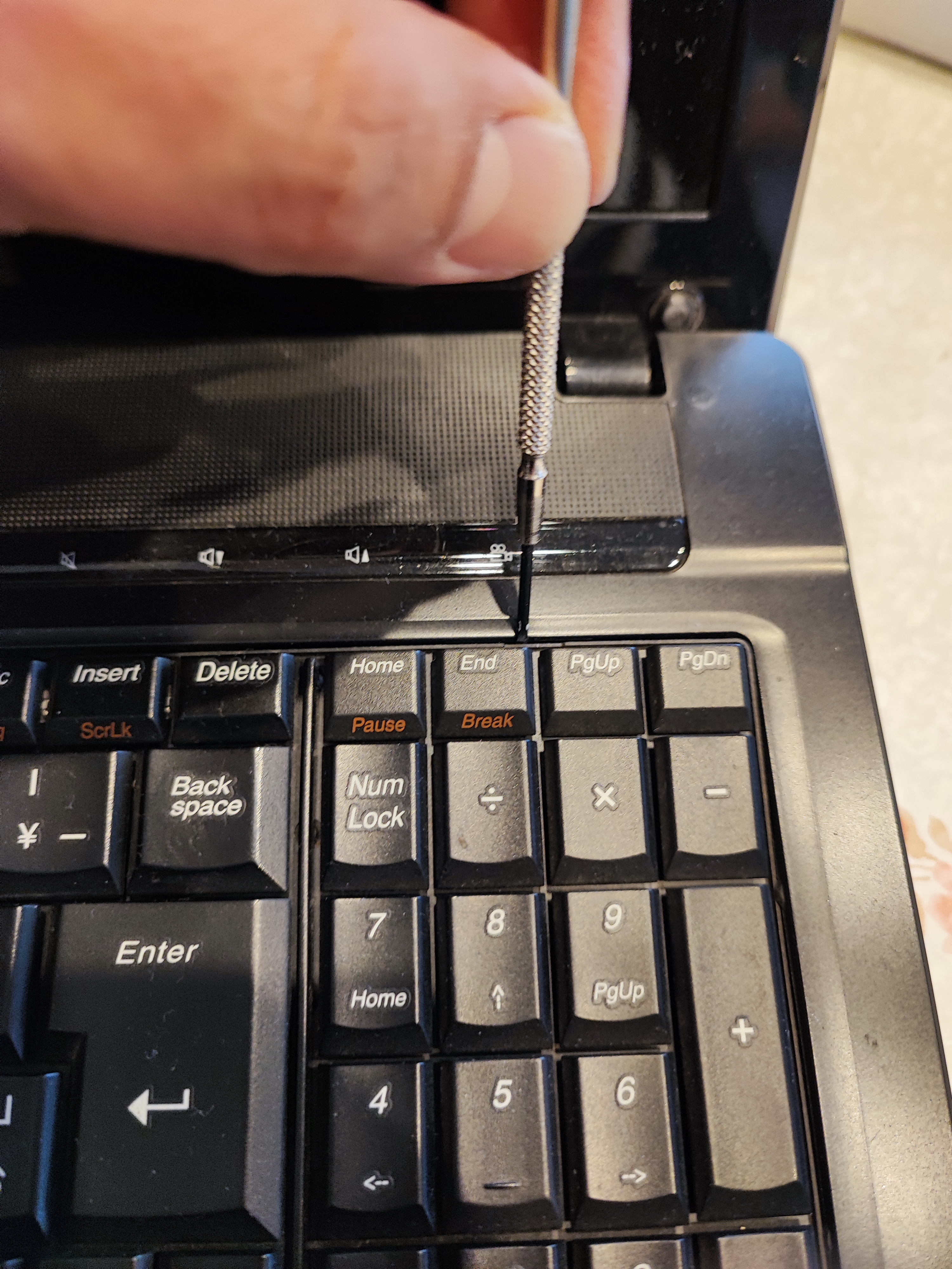 Lenovo G560 キーボード 取り外し ドライバー