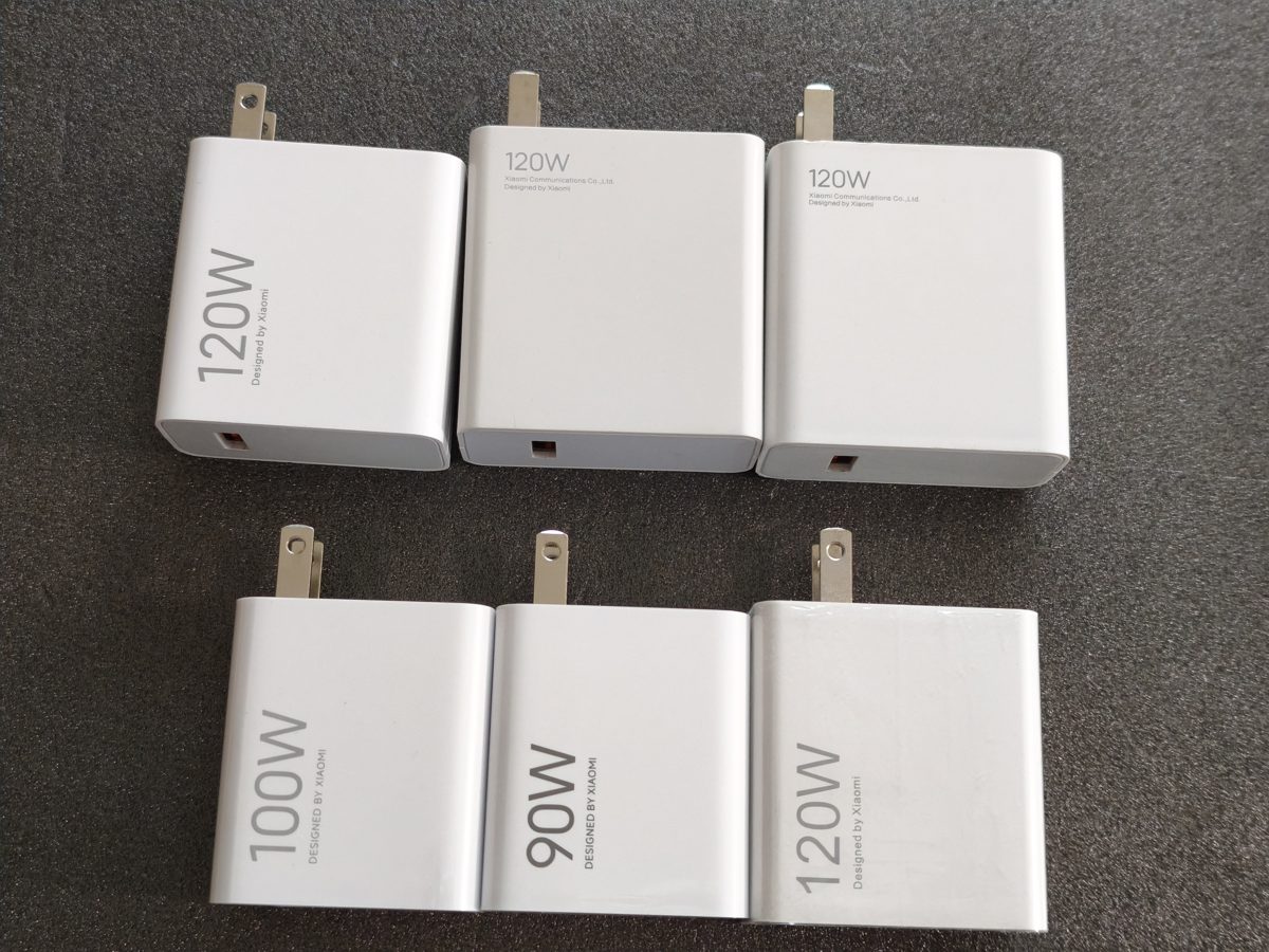 手持ちのXiaomi充電器を並べた様子。見た目はそっくりでも対応ワット数は別物