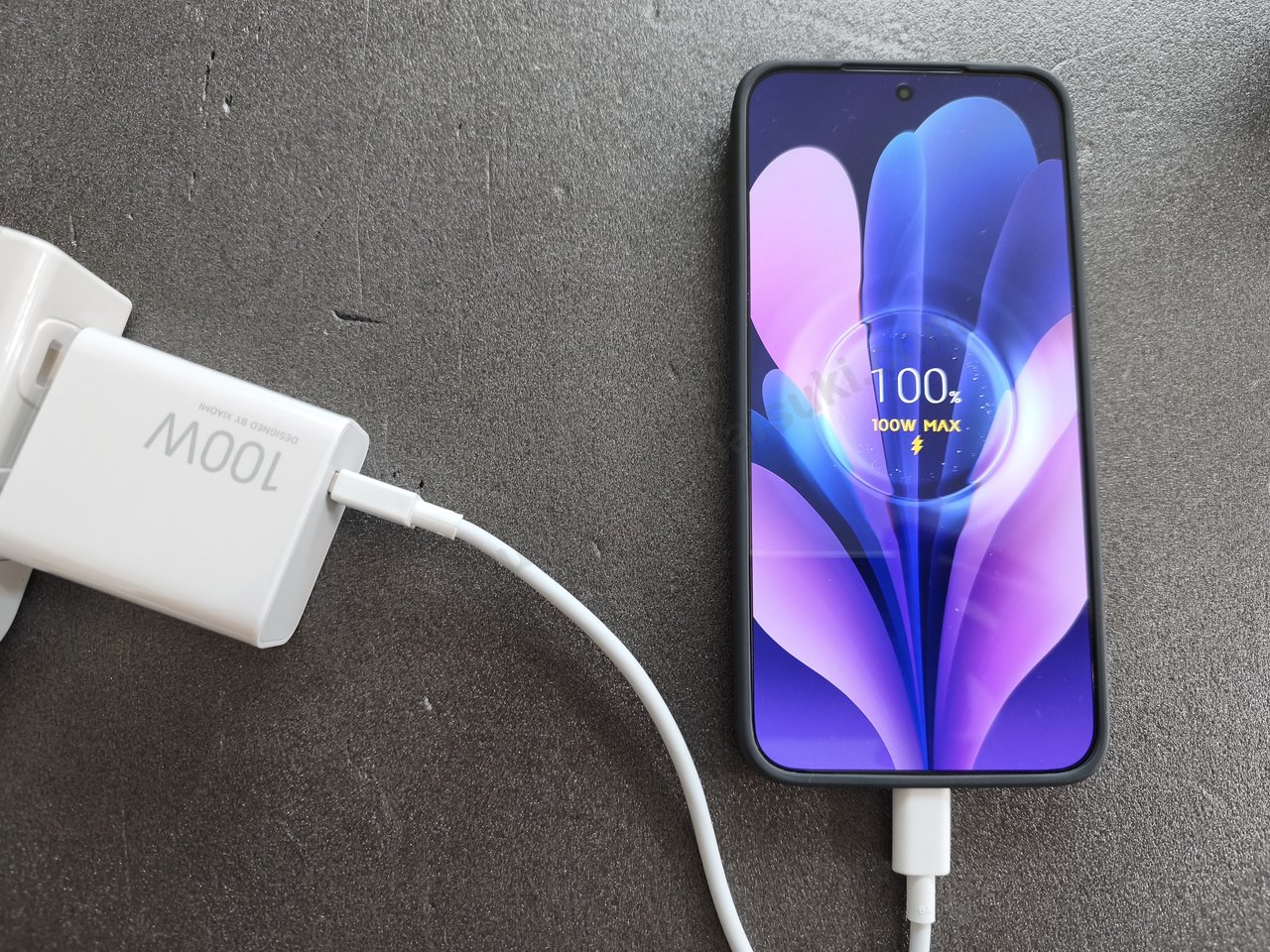 Xiaomi 17T Pro 付属 100W充電器 MDV-19-EK 100W MAX 充電表示