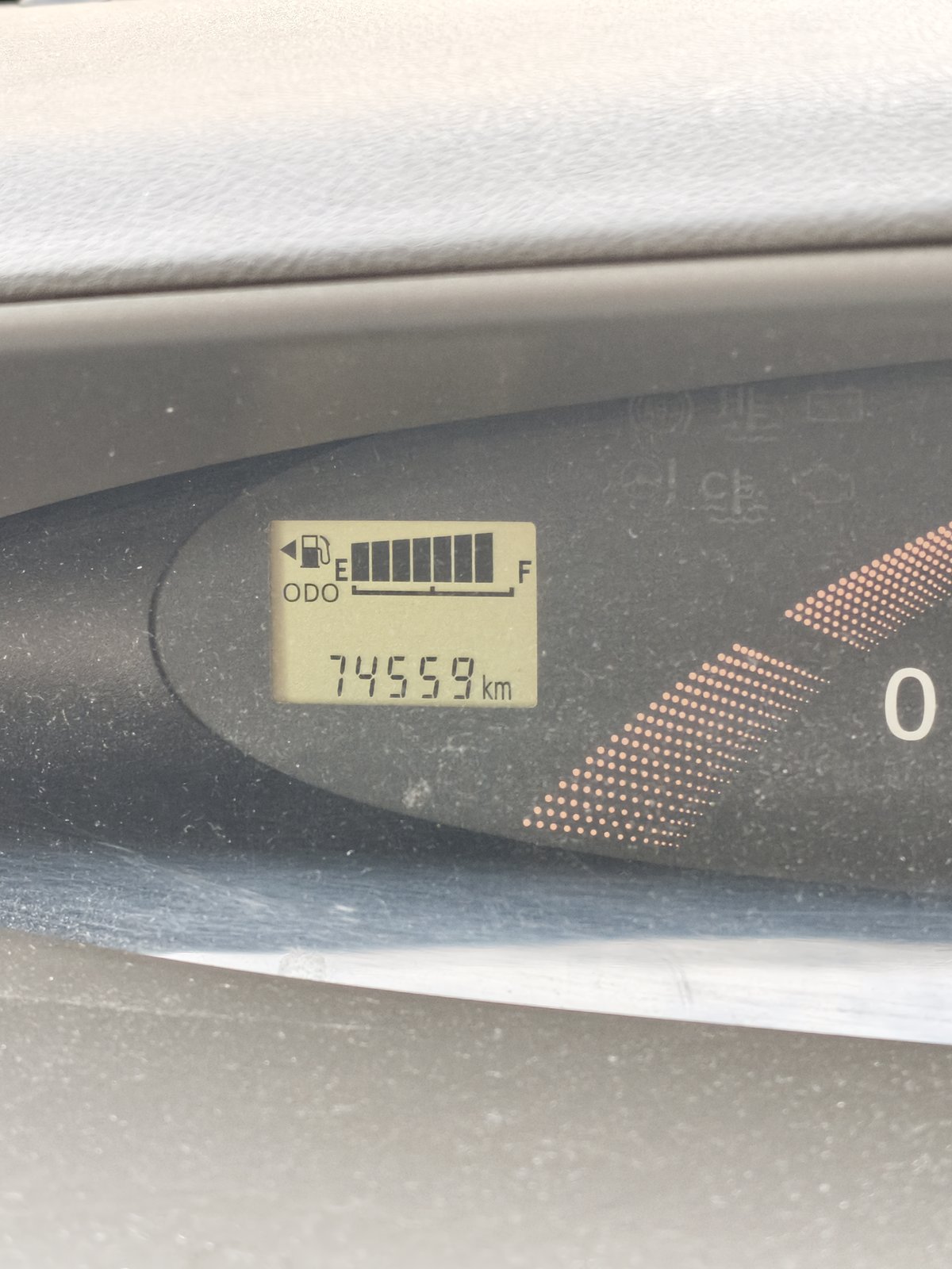ダイハツ タントのメーターに表示された走行距離74,559km